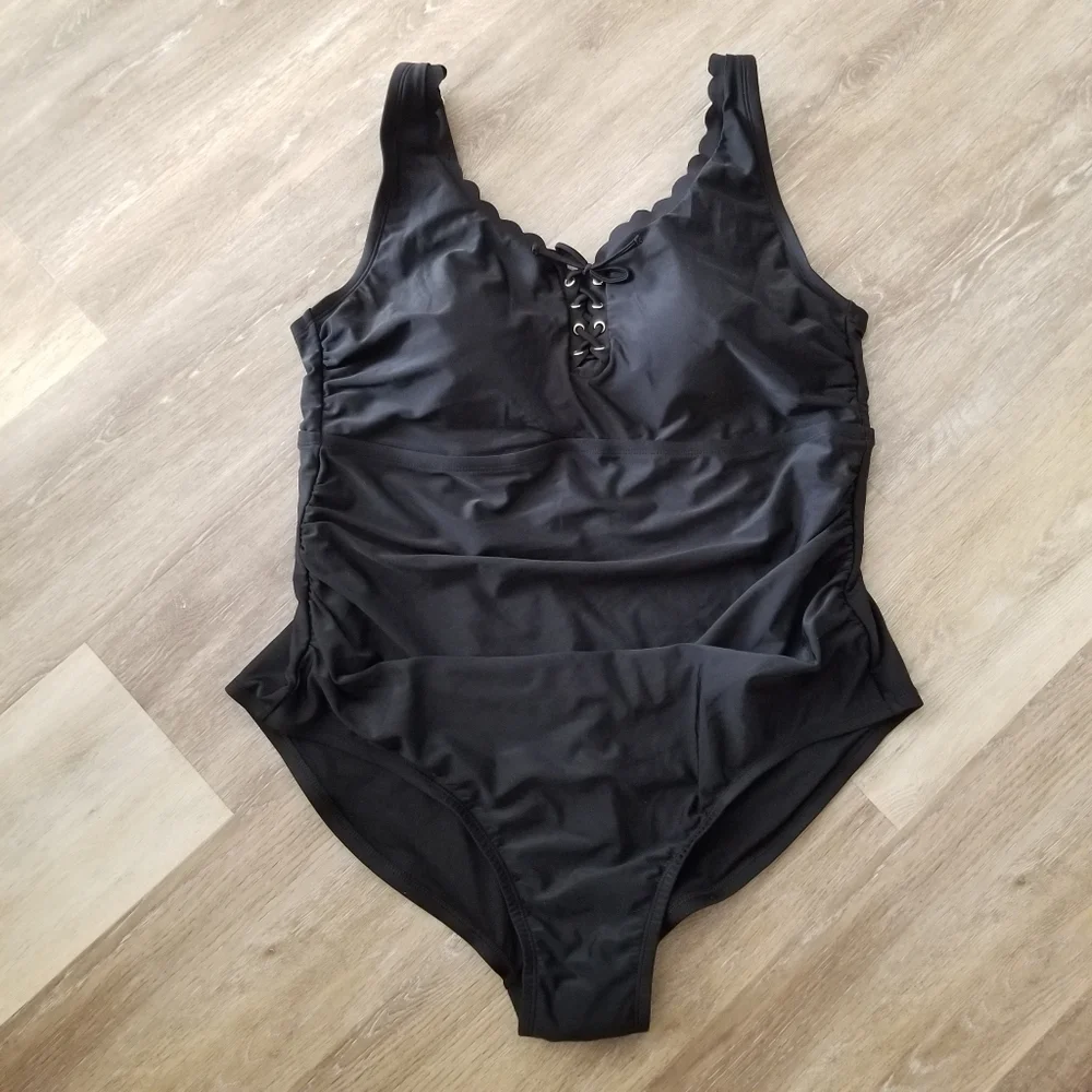 NWOT Kona Sol Black Scallop Edge One Piece Swimsuit Size 22 - Picture 2 of 7